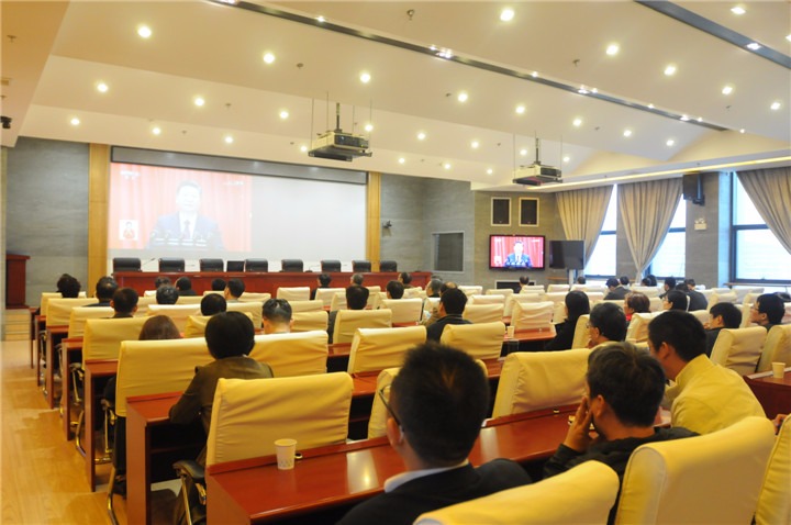 云南LETOU乐投集团组织宽大党员干部职工收看党的十九大开幕式实况深受鼓励反映热烈