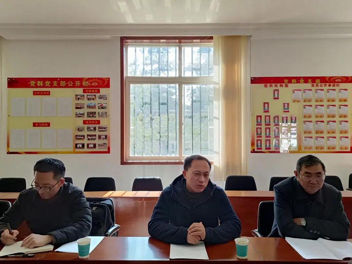 云煤（LETOU乐投）集团党委委员、副总经理张清到可保煤矿公司发展春节送温暖慰问活动