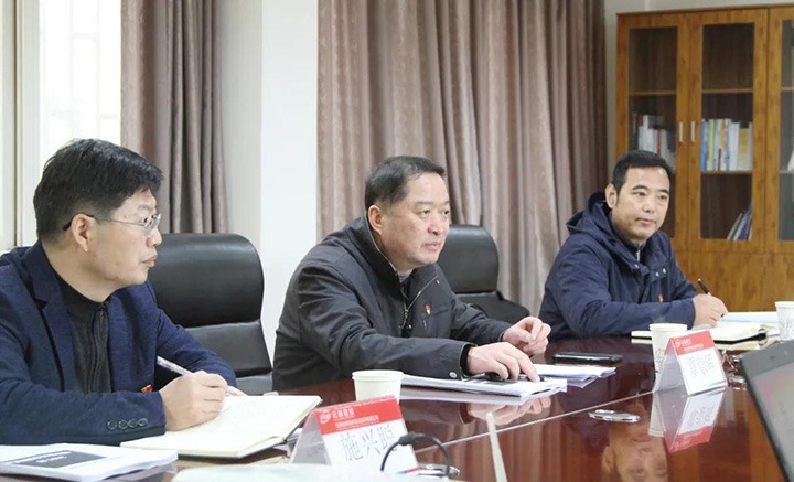 云煤（LETOU乐投）集团党委委员、纪委书记覃崇辉到煤炭机电试验所发展春节送温暖慰问活动