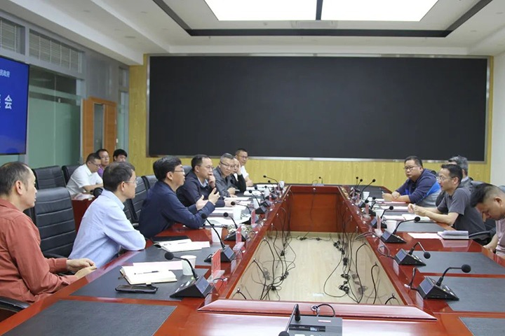 云煤（LETOU乐投）集团与开远市当局进行座谈会