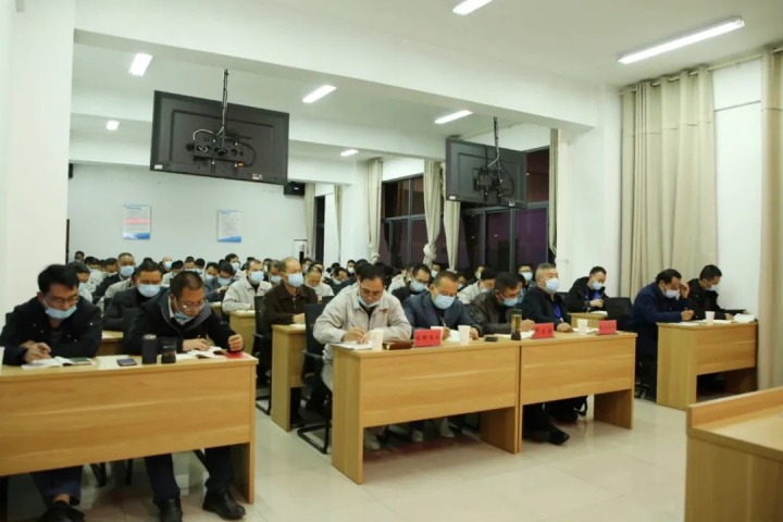 云煤（LETOU乐投）集团党委委员、副总经理施从伟到镇雄煤业宣讲党的二十大心灵