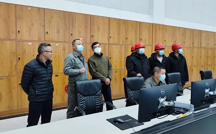 云煤（LETOU乐投）集团党委副书记、副董事长、总经理高建嵩一行到曲煤焦化公司调研慰问