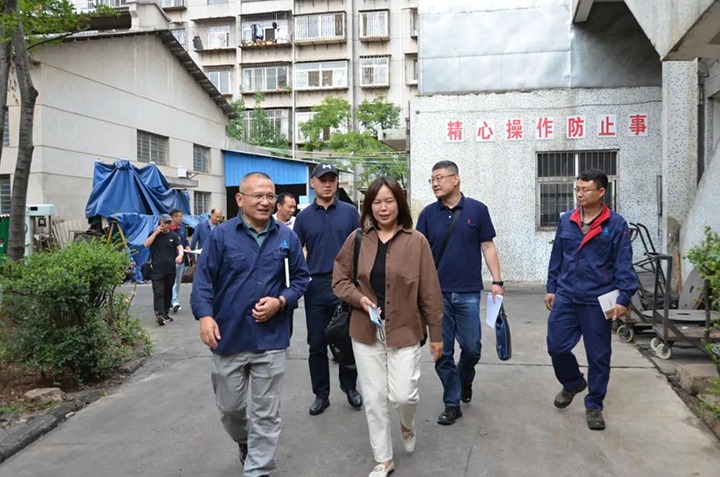 【聚焦云煤】云南省住建厅党组成员、副厅长黄媛到云南LETOU乐投工利用技术钻研院有限公司发展隔震减震技术使用情况调研