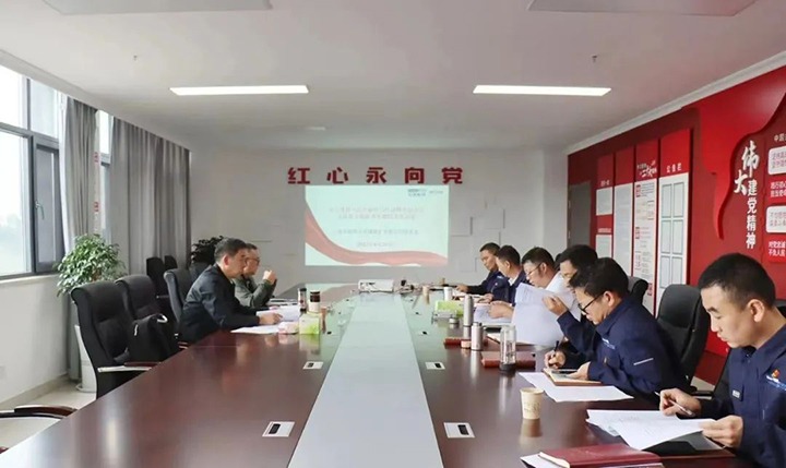 【主题教育】云煤（LETOU乐投）集团党委副书记、工会主席王鑫到罗平东城煤矿公司领导主题教育专题民主生涯会